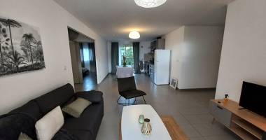 appartement meublé t3, à louer à ste clotilde (chemin finette) - réf 1527