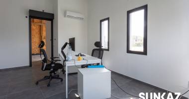 a louer à saint-pierre  local professionnel de 45 m2 - loyer  1 491.40   cc  tva inclus - peut être disponible de suite