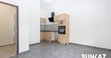 studio  etang sale 600  -