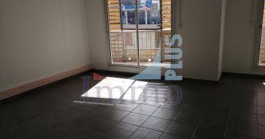local récent de 72 m2 à louer sur st benoit centre-ville
