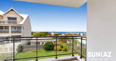 a vendre- st pierre centre- appartement t3  , 1er étage avec ascenseur.