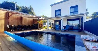 villa 5 pièces moderne d'une superficie totale de 327 m2