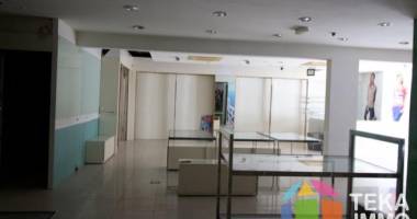 local commercial de 192m2 sur saint andré