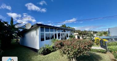 tampon 97430 - ensemble immobilier entretenu - environnement calme  - vaste terrain - facile d'accÈs
