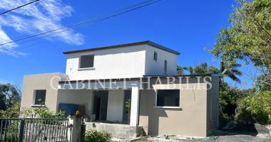 a vendre - une villa de type t4  de  97,4 m2  environ - saint-joseph - 369 000 € hai