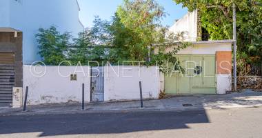 a vendre - terrain constructible de 249 m2 environ - saint denis - 285 800 € hai
