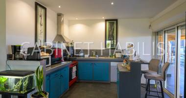 a vendre - une maison de type t4/5 de 210 m2 environ - saint  pierre - 550 000 € hai