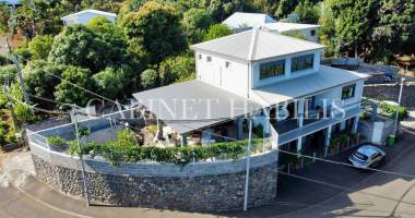 a vendre - une villa  de 161 m2 environ- riviere saint louis - 525 000 € hai