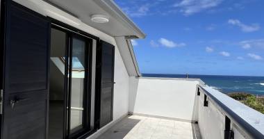 appartement t4 dernier étage   vue mer et montagne   rénové   terre sainte