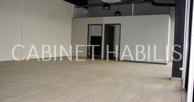 a  louer - local commercial d'environ 71,56 m2 - saint-pierre - 2 000.00 € ht