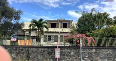 a vendre villa f8 à la riviere saint louis