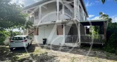 À vendre : villa t6 dans un quartier calme à baie-mahault 320 000 €