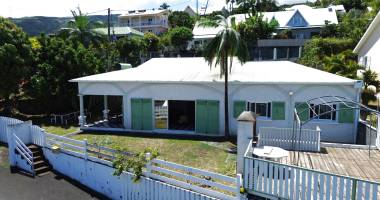 saint paul (la plaine) - location meublÉe de type t4/5 avec garage