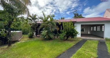a vendre jolie maison bourbon bois de type f4 sur 441 m² de jardin en lotissement résidentiel
