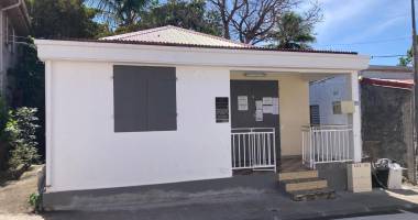 baillif- ideal investisseurs-maison de ville occupee par un cabinet medical