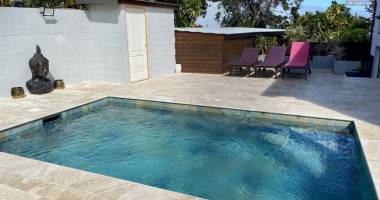 À vendre : superbe villa t7 de 325 m² entièrement rénovée au cœur du tampon