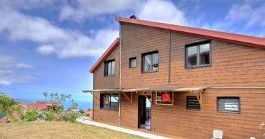 belle villa f4 récente  en bois de cryptomérias