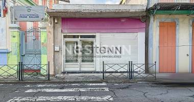 a vendre local commercial a ptp de 132m2 a renover ou nouveau projet batiment r+3