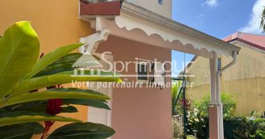 gourbeyre À vendre : très bel appartement duplex t3 dans une résidence sécurisée avec piscine