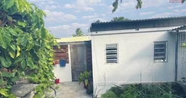ideal investissement ou premier achat - rare a le port centre ville – maison  type t1 bis edifie sur une parcelle de 132 m2