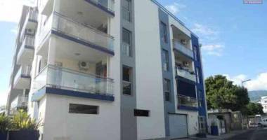 a vendre ce bel appartement de type f3 sur la rue lory les bas résidence antinea à sainte clotilde.