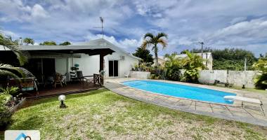 petite ile 97429 - villa f4 confortable et en parfait etat - piscine - vaste terrain