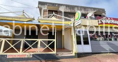a vendre - ensemble immobilier d'environ 200 m2 - plaine des cafres  - 300 000 € hai.