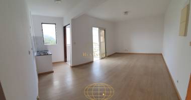 a louer appartement f3 à saint benoit ( centre ville)