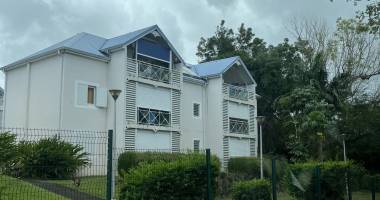 À saint-claude, appartement en vente avec terrasse 2 pièces travaux a prevoir