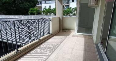 a vendre appartement f3 de 65m2 avec varangue et 2 places de parking