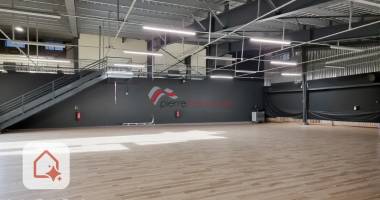 local 450 m2 en zi