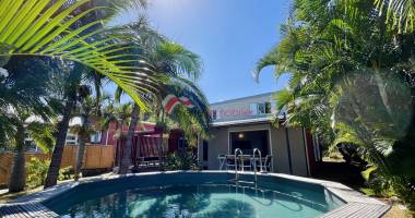 exclusivitÉ : villa familiale avec vue mer, jardin et piscine À saint-leu   secteur stella