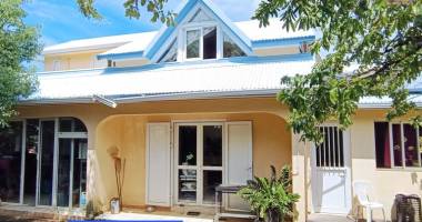 maison de type f5 à étage, jardin (henri tafa 0692540262)