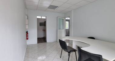 local / bureaux 85 m2 avec parking