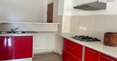 a vendre bel appartement de type f3 très spacieux , lumineux sur la résidence la goelette à sainte clotilde.