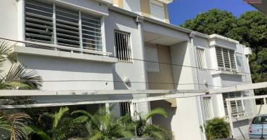 a louer appartement t3/4 meublé à saint pierre