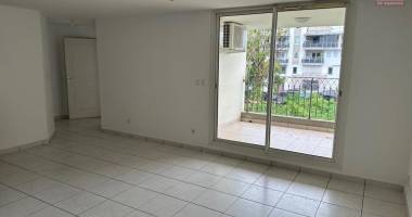 a louer appartement f3 avec terrasse en plein centre ville de saint-andré