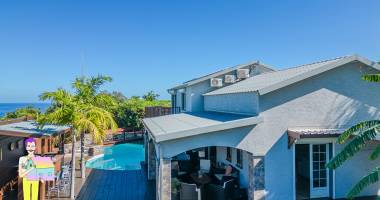 À vendre villa d'exception de type f8 avec jardin et piscine à pointe des châteaux à saint leu - ref. 254671