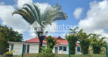 À vendre   baie-mahault villa créole t6 avec piscine sur terrain de 1000 m2