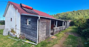 saint joseph 97480 - maison f3/4 entretenue et agreable - mezzanine