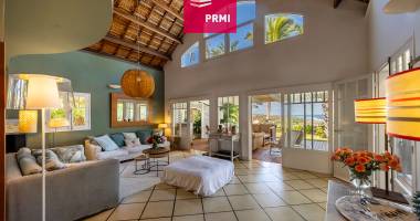 st gilles : villa t7  charme, standing  & vue mer