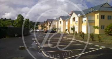 appartement * 3 pièces * 60 m² * 97170 petit bourg *