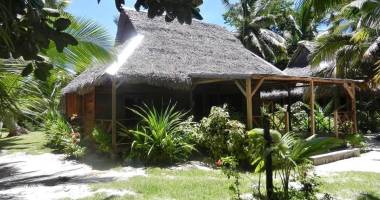 a vendre : terrain avec bungalows en bail emphytéotique neuf de 30 ans au bord du lagon à madagascar