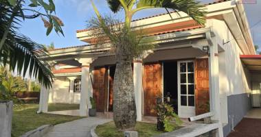 a vendre belle villa plein pied sur st andrÉ grand canal