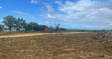 terrain viabilisé  en zone aue3 de 1185 m²  - saint benoit