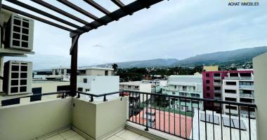 appartement t4/5 en duplex de 100 m2 au moufia - sainte clotilde