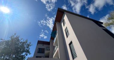 saint leu centre ville et lagon ! appartement 2 pieces avec varangue