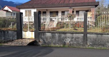 a vendre maison de 144m2 sur 1260m2 de terrain tres fort potentiel