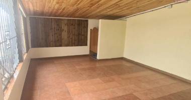 a louer local professionnel/ commercial sur saint andré/ cambuston