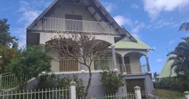 sd3392 - maison a vendre  le tampon